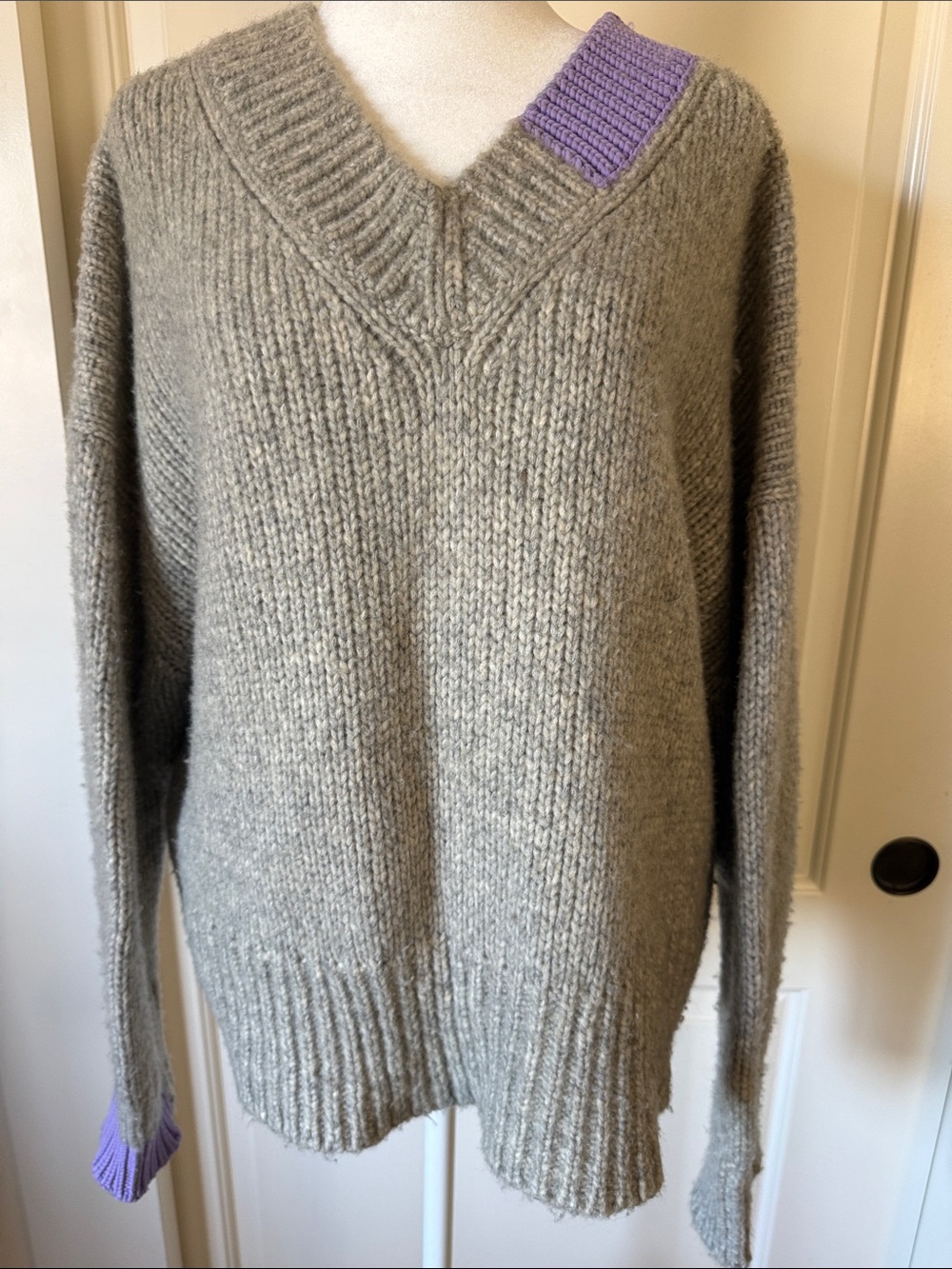 Helmut Lang Gray V-Neck Sweater with Lavender Trim size L